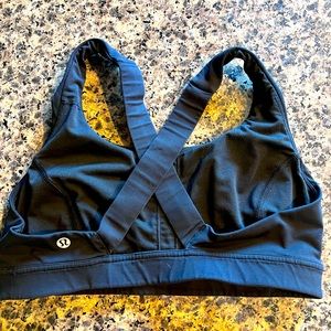 Lululemon size 8 sports bra